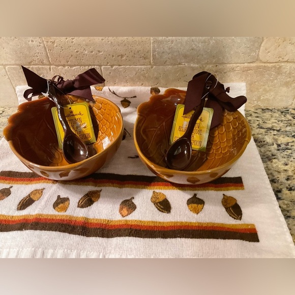Hallmark Fall Thanksgiving Autumn Acorn Ceramic Bowl with Serving Spoon Set of 2 - Picture 1 of 5